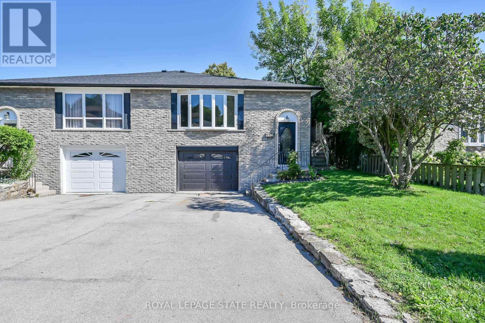 Photo 1 of 40 — 162 Gemini Drive, Hamilton, ON L9C6N2