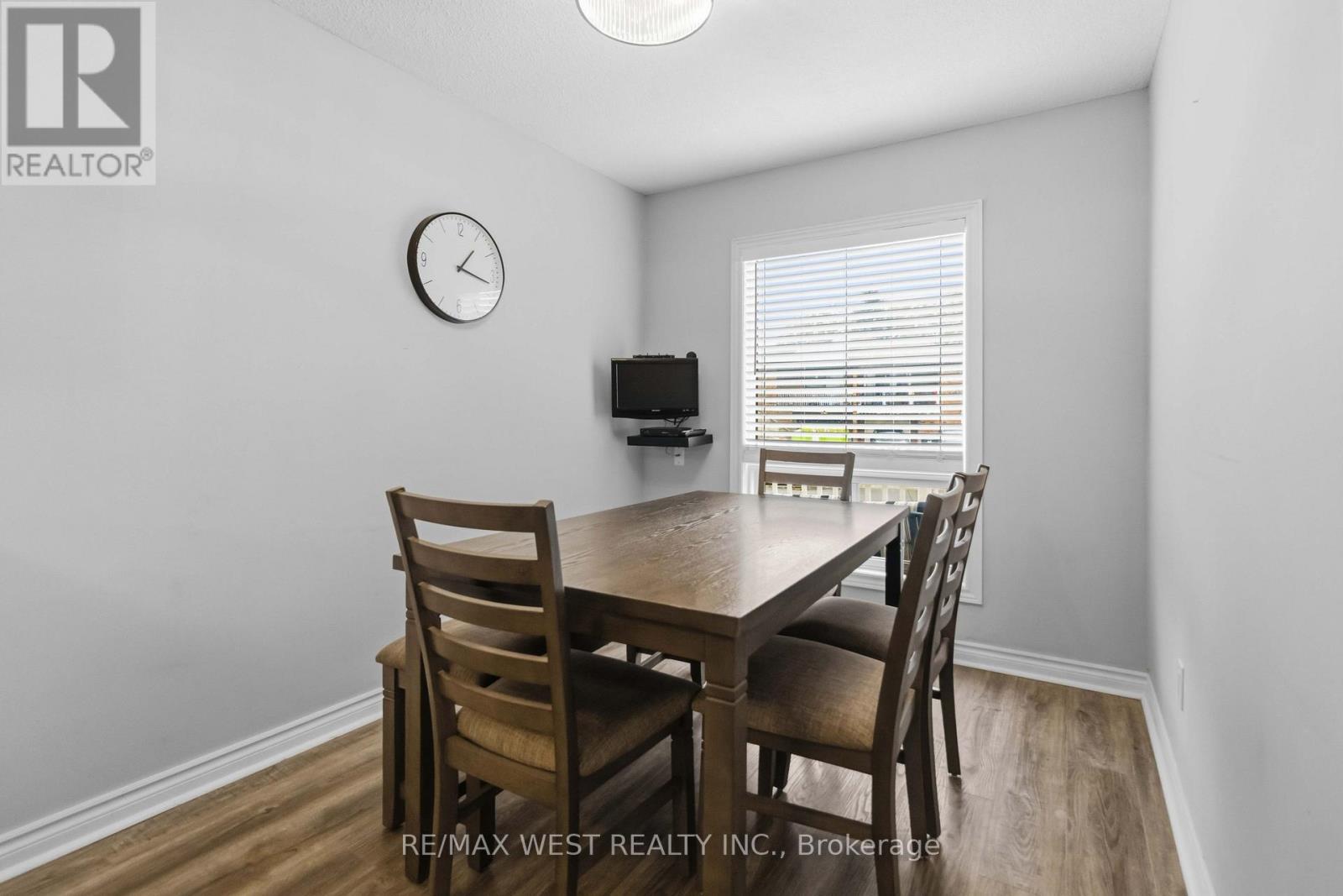 41 WINTERFOLD DR DRIVE
