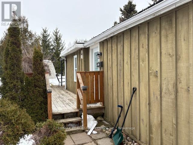 4 MAPLE GROVE VILLAGE ROAD