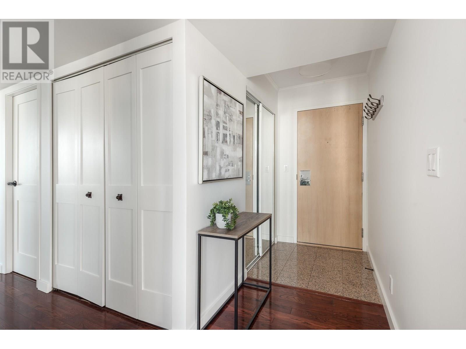 1202 130 2ND ST E