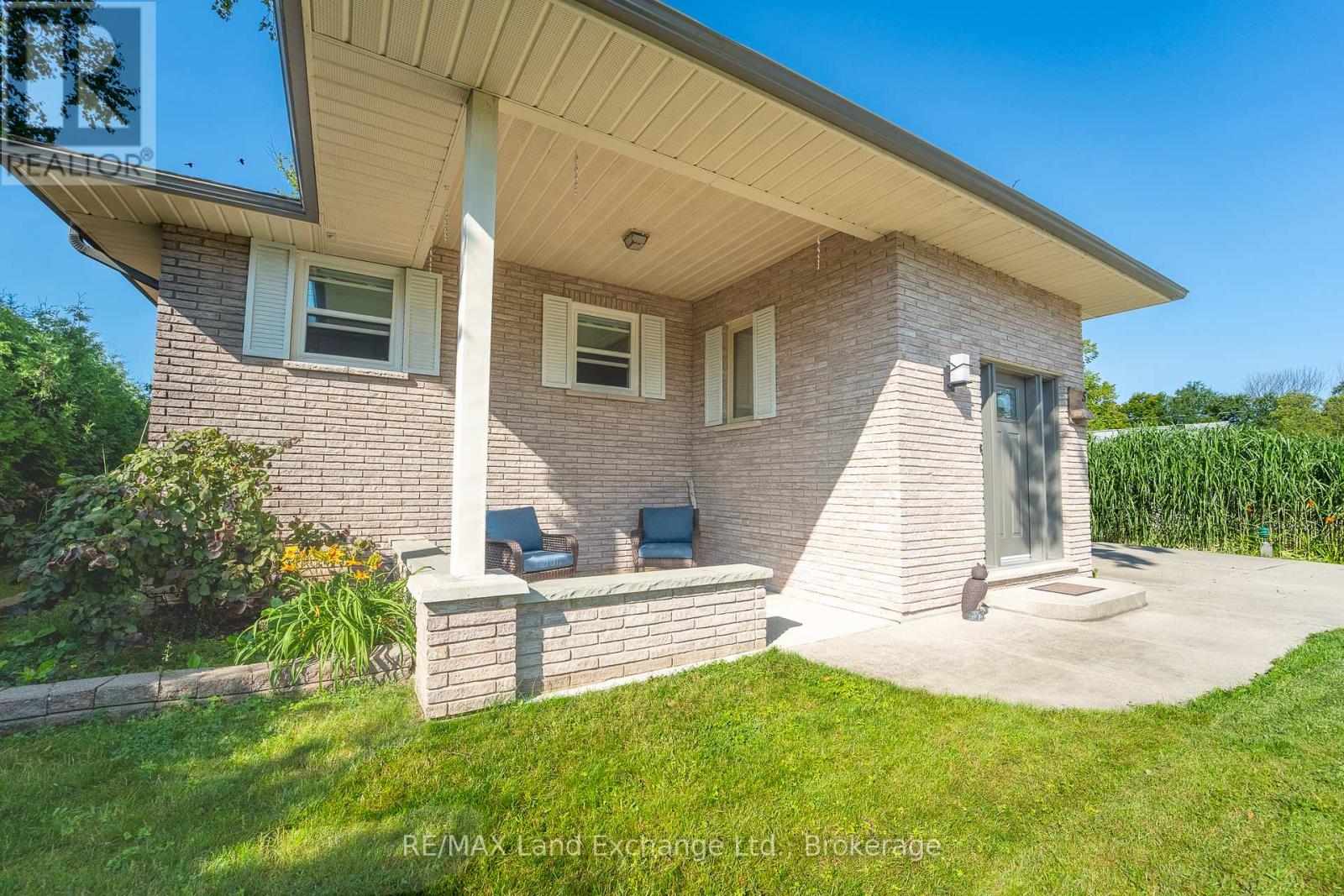 5 MACGREGOR BEACH ROAD