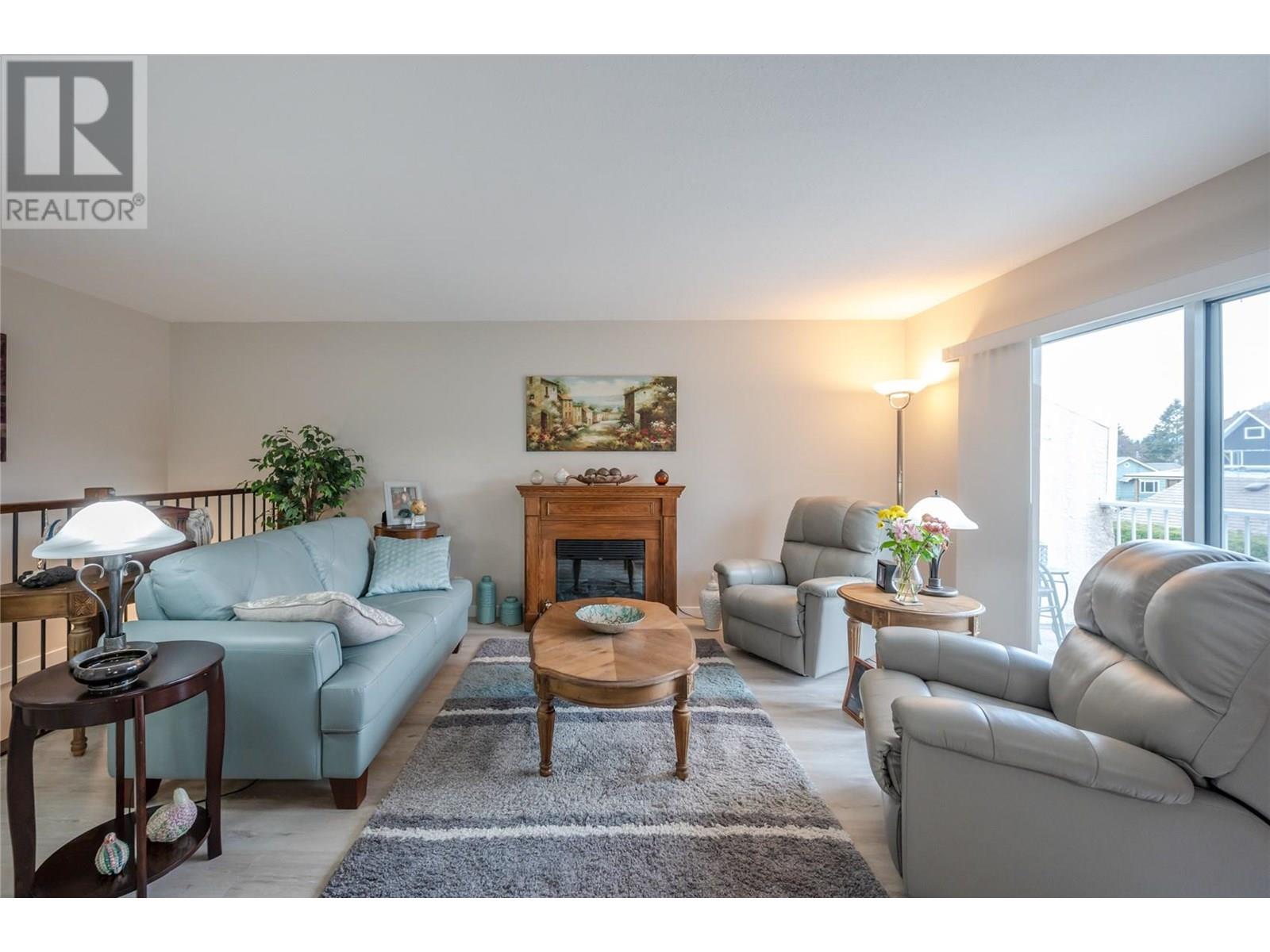 14615 Victoria Road N Unit# 3