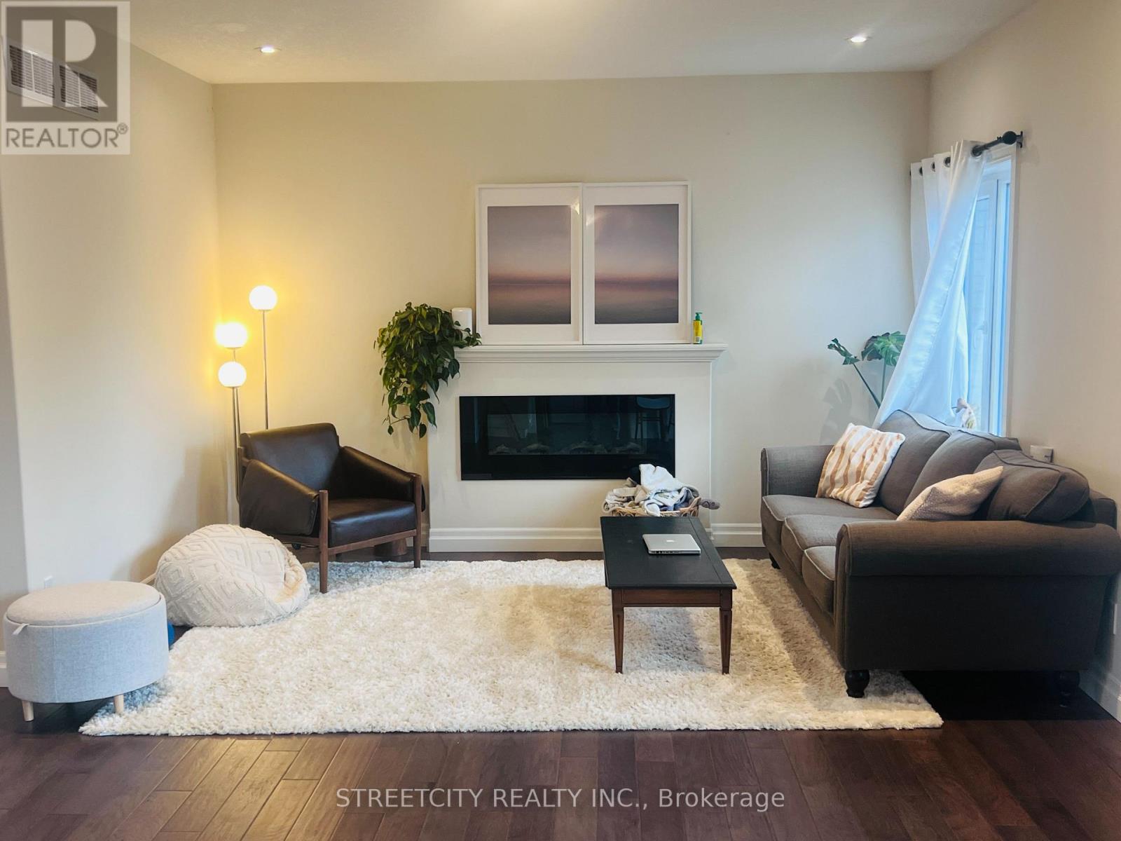 878 ZAIFMAN CIRCLE