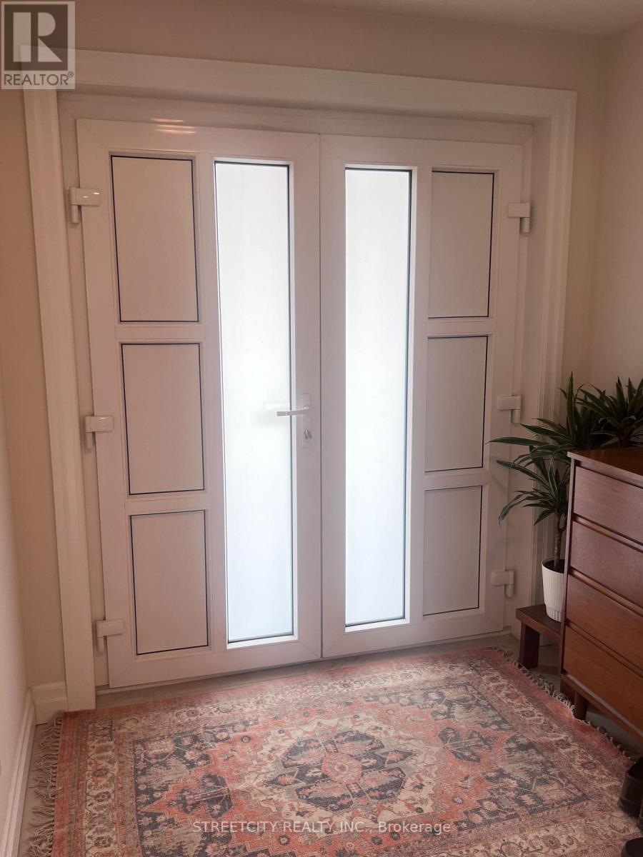 878 ZAIFMAN CIRCLE