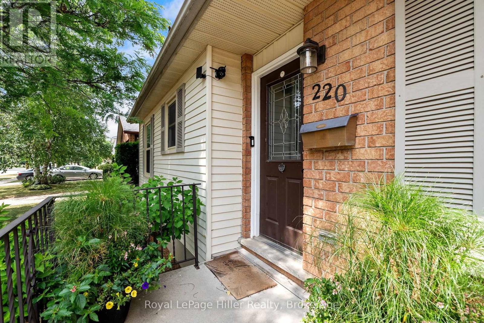 220 GREENWOOD DRIVE