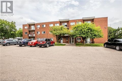 267 TRAYNOR Avenue Kitchener ON N2C1W7