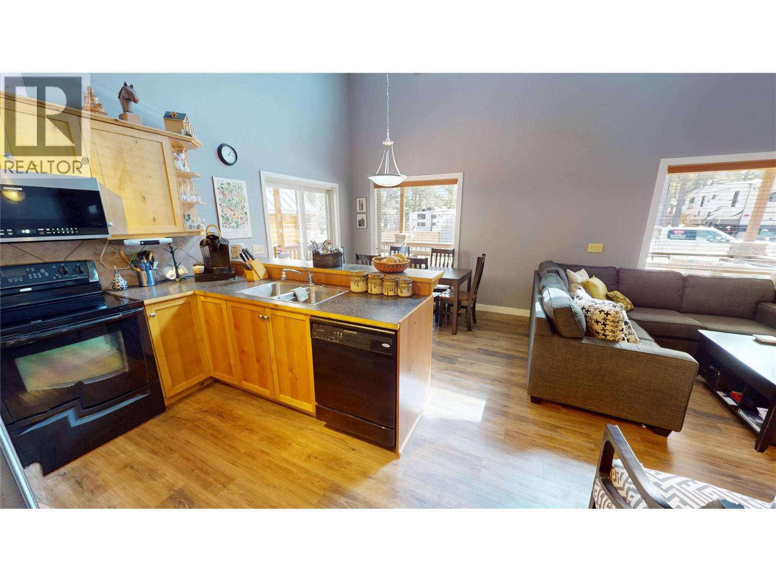 4868 RIVERVIEW Drive Unit# 8