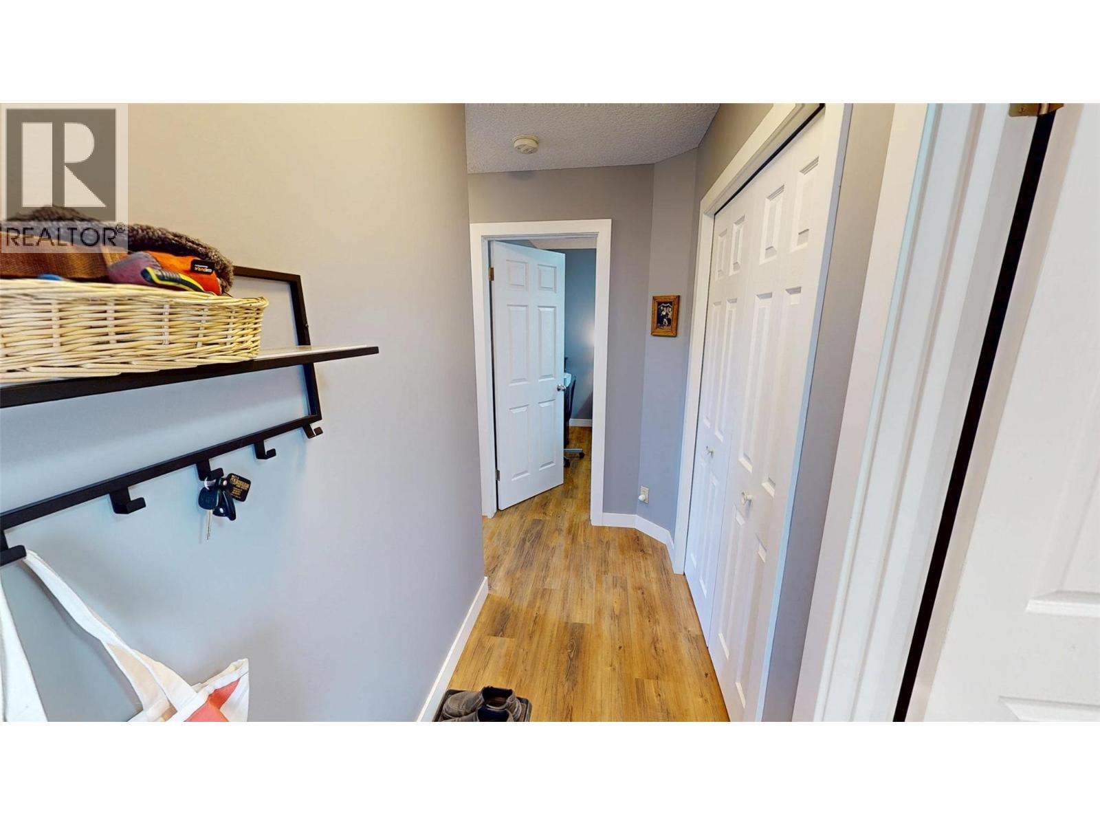 4868 RIVERVIEW Drive Unit# 8