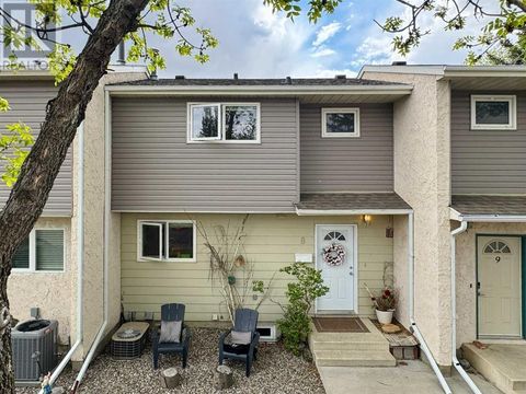8, 244 McGill Boulevard W Lethbridge AB T1K4C6