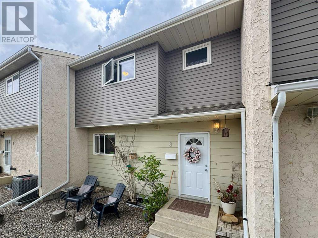8, 244 McGill Boulevard W