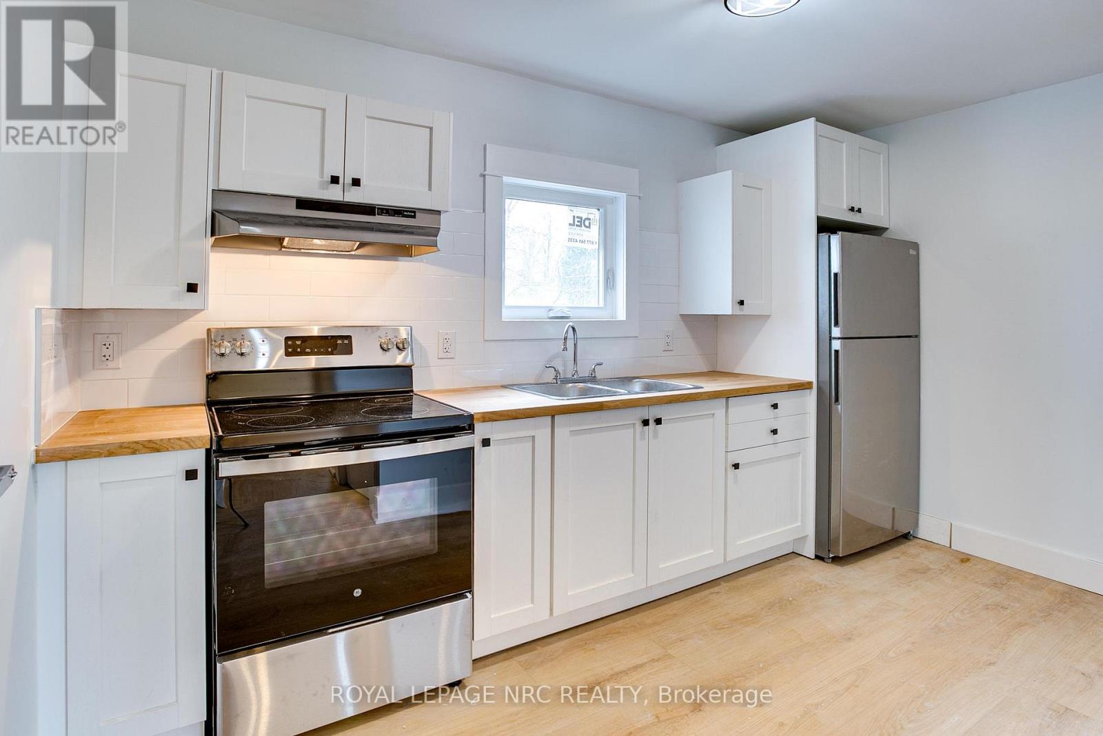 6 - 316 ELMWOOD AVENUE