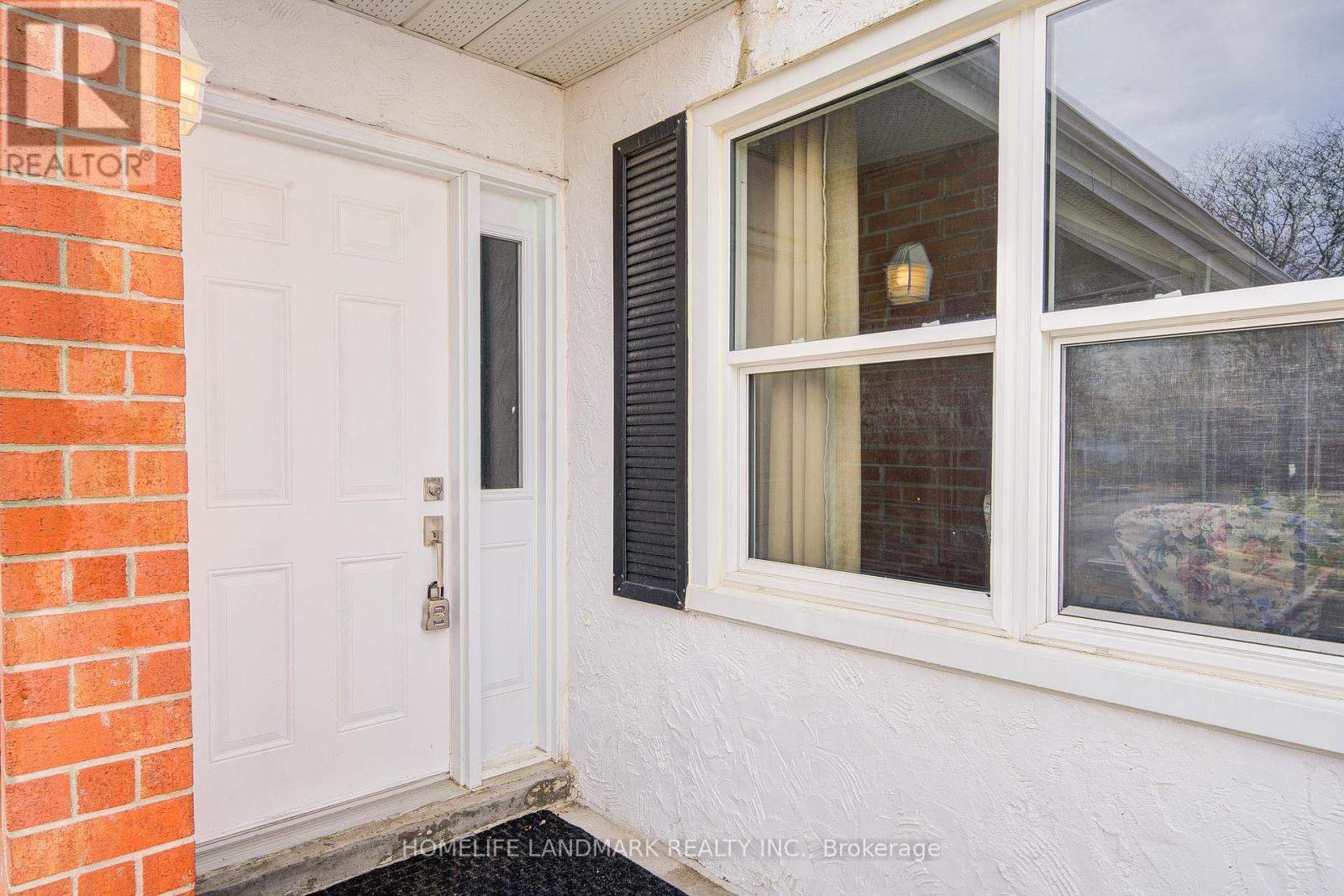 2 - 401 KEATS WAY