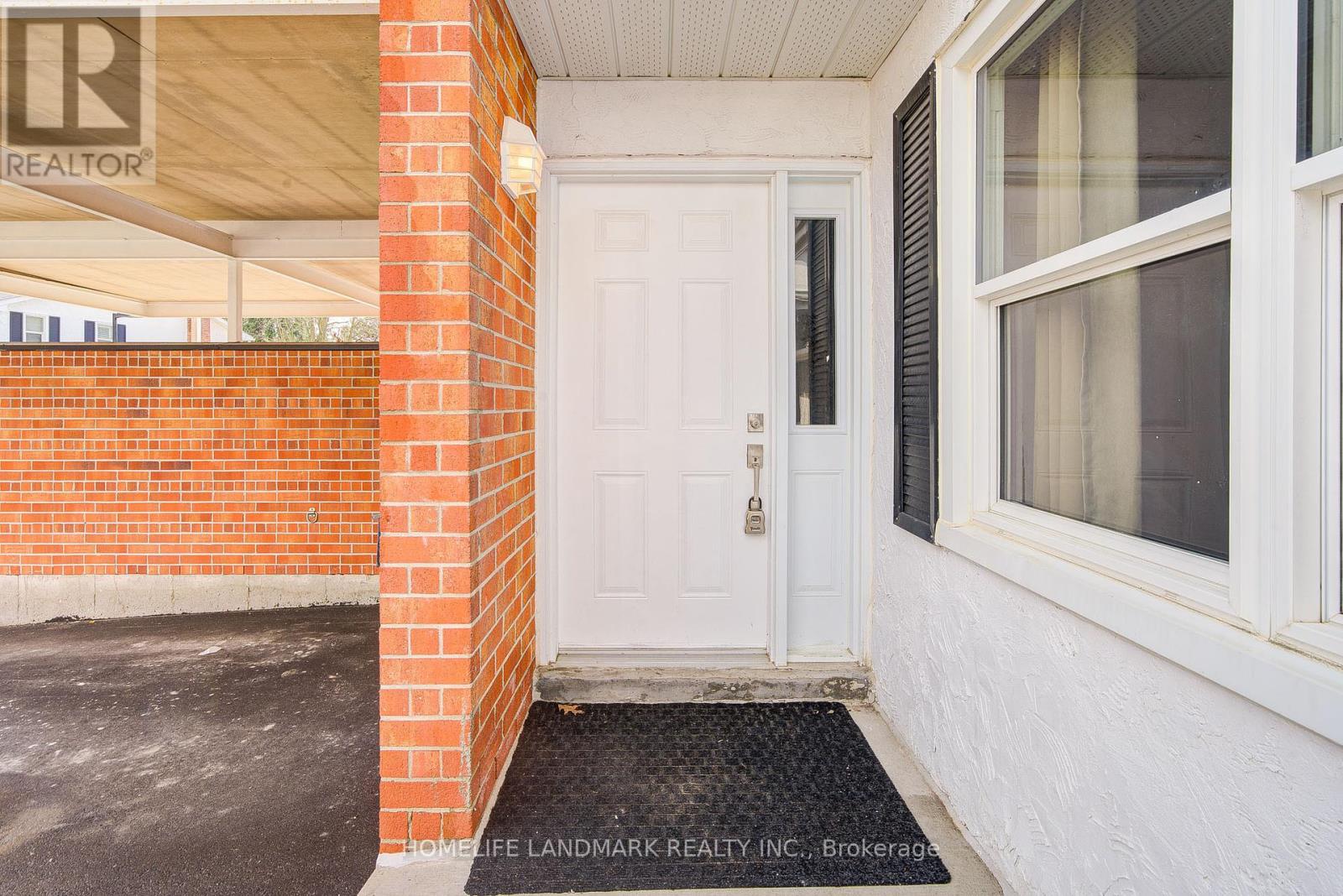 2 - 401 KEATS WAY