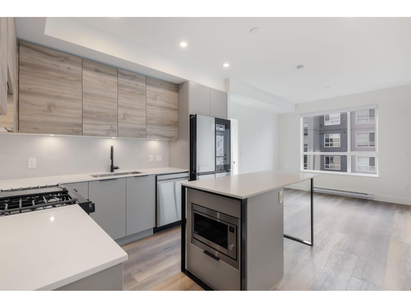 206 30494 CARDINAL AVENUE