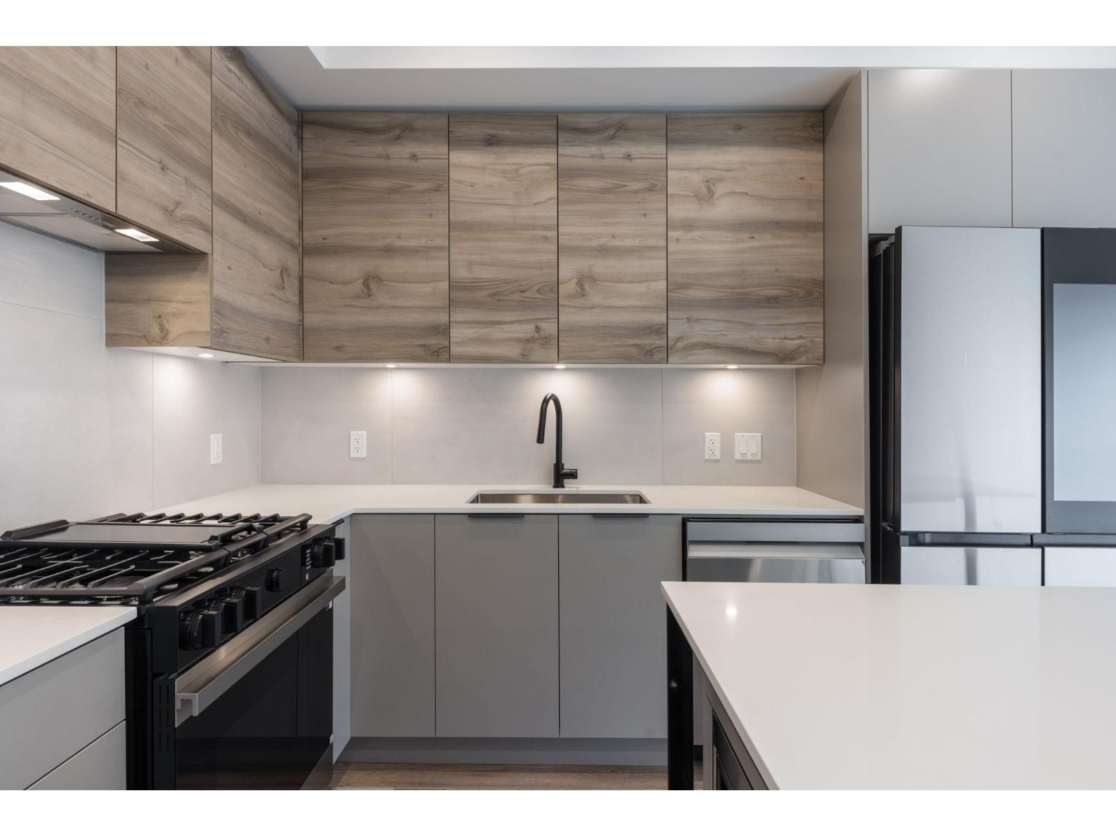 206 30494 CARDINAL AVENUE