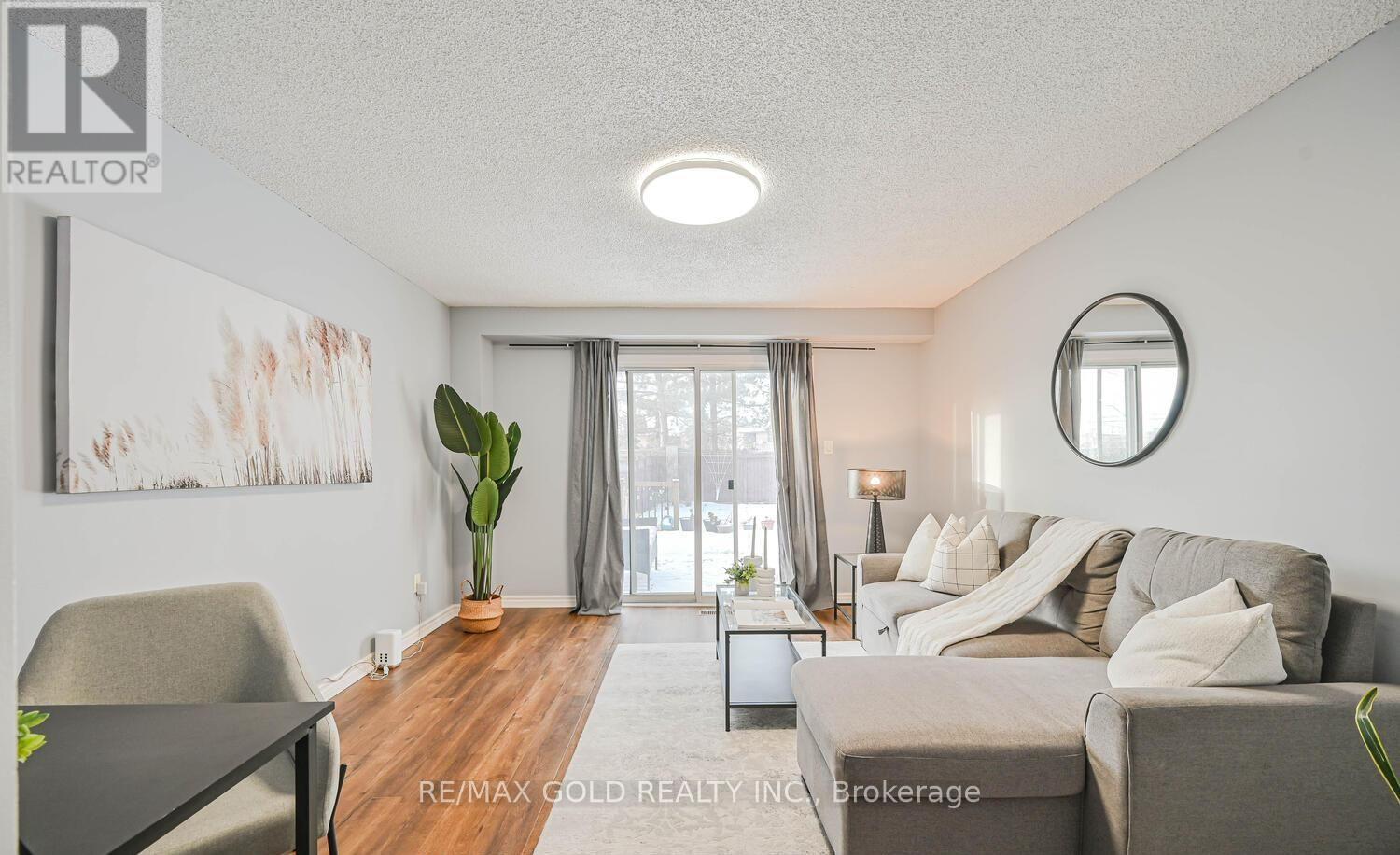 73 CHIPMUNK CRESCENT