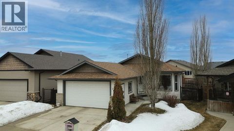 304 Jenner Crescent Red Deer AB T4P0B3