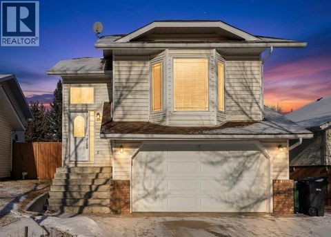 40 Hunters Gate Okotoks AB T0L1T4