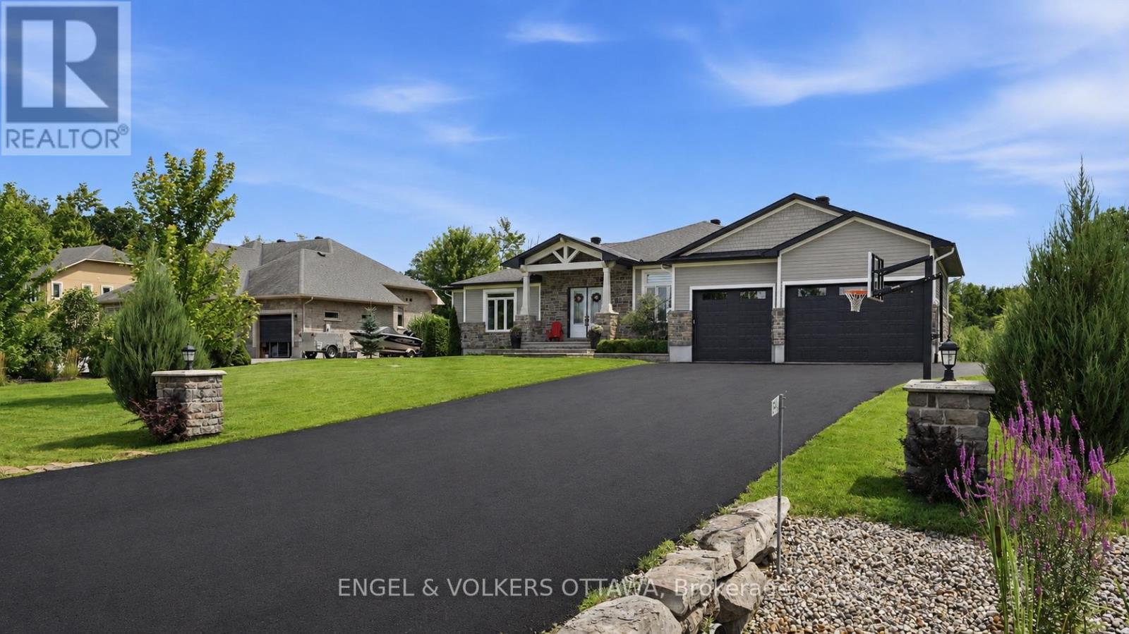 1914 CEDARLAKES WAY
