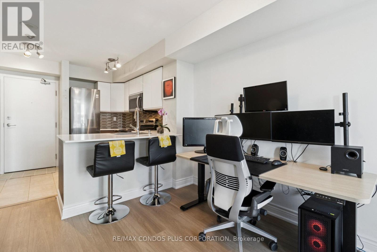 708 - 30 HARRISON GARDEN BOULEVARD