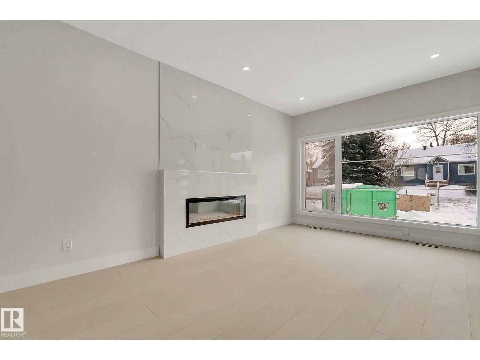 11132 72 AV NW