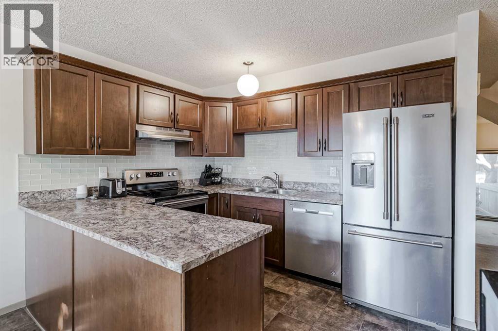 25, 99 Midpark Gardens SE