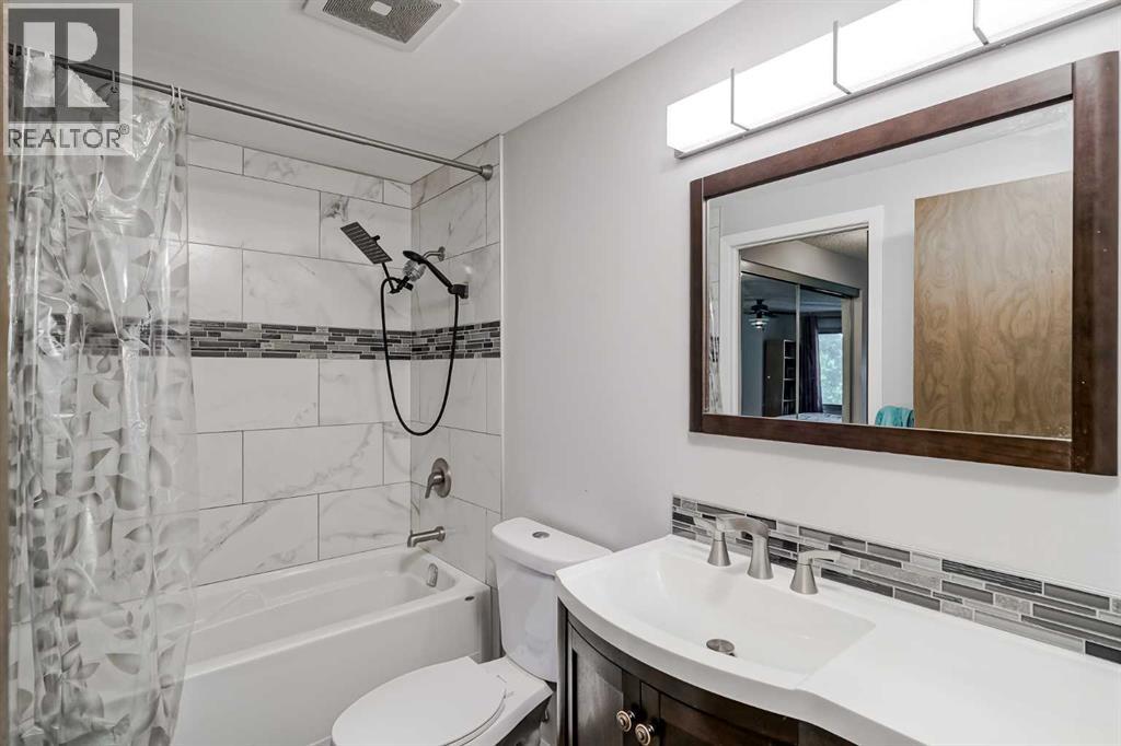 25, 99 Midpark Gardens SE