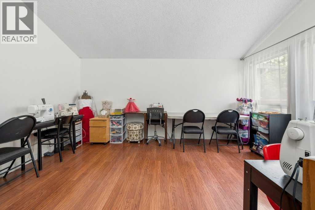 112 Cedargrove Way SW