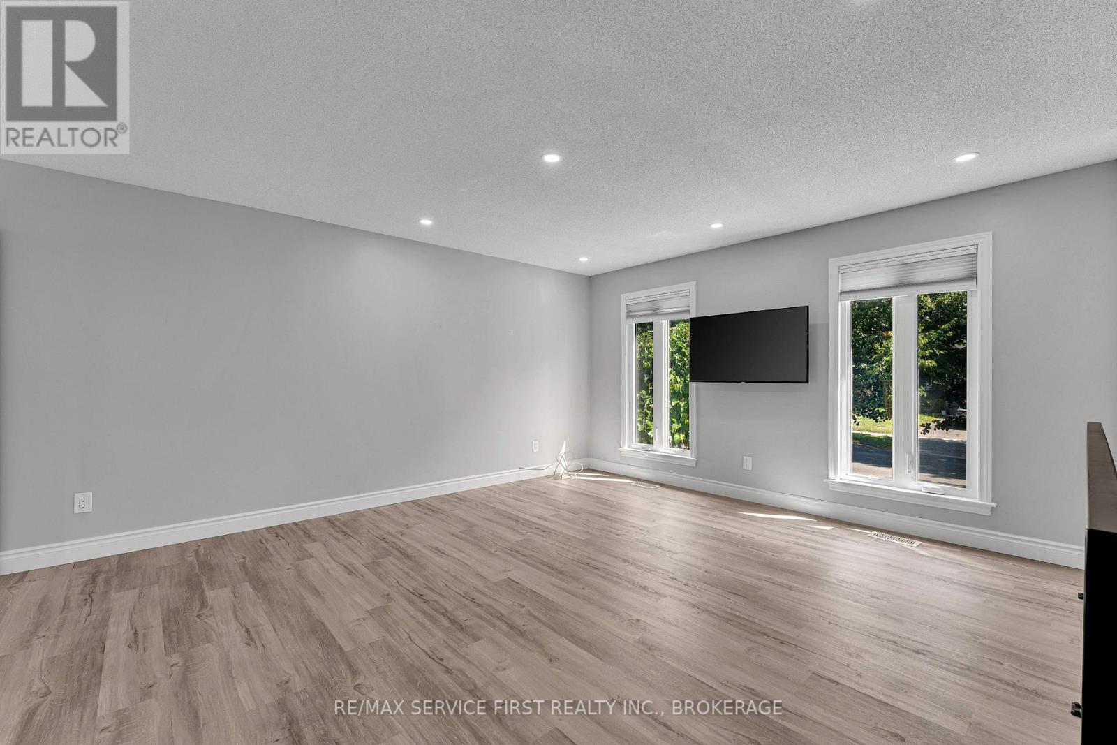 19 HERITAGE DRIVE