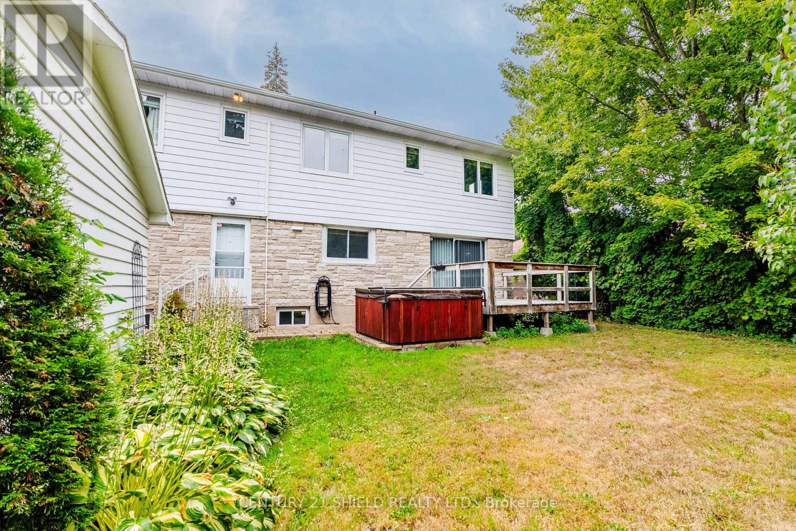 903 RIVERDALE AVENUE