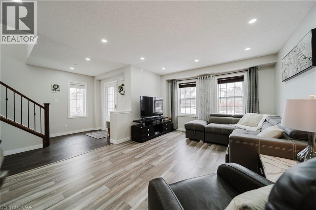 214 SNYDERS Road E Unit# 2