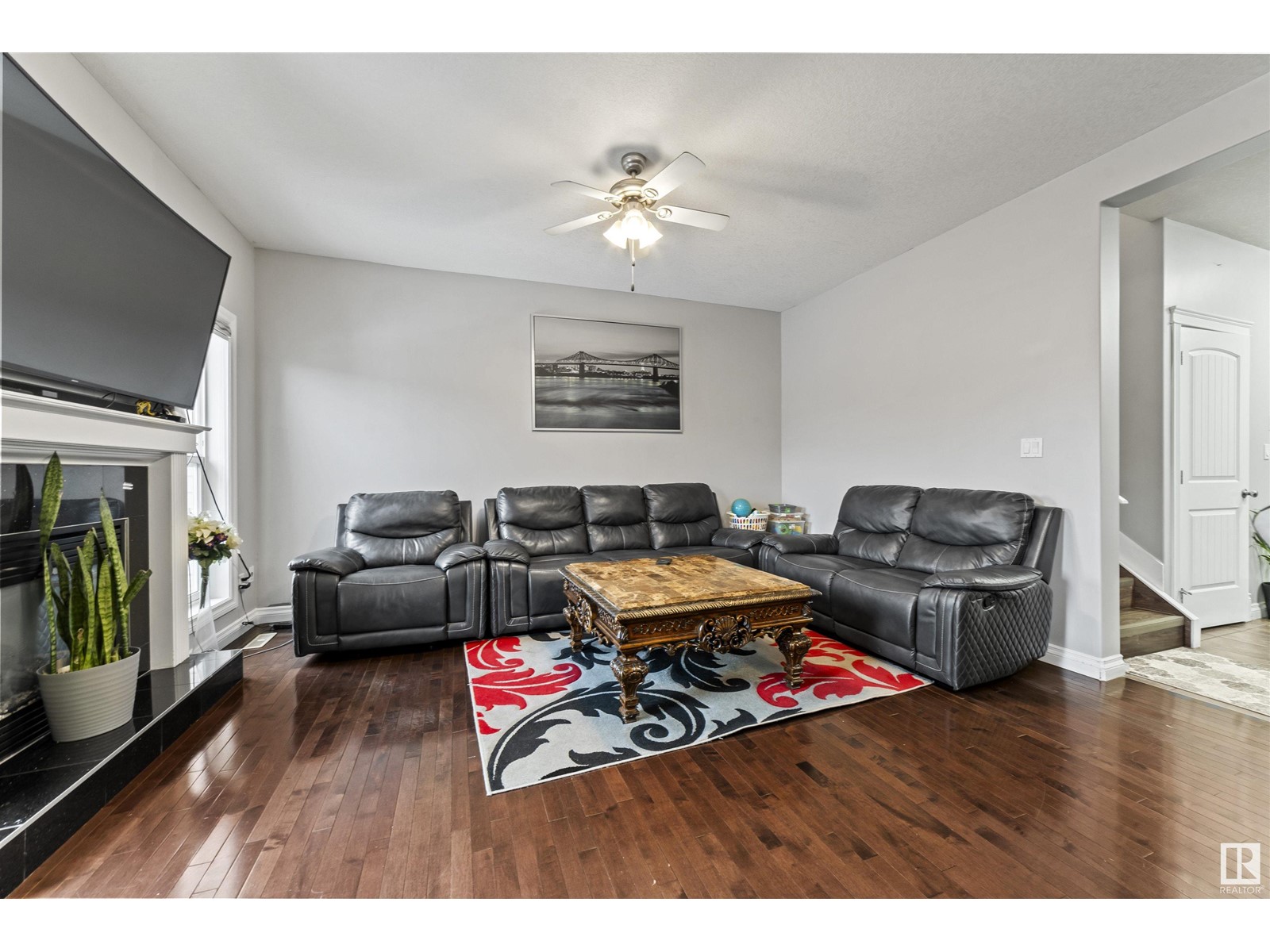 2511 29 ST NW
