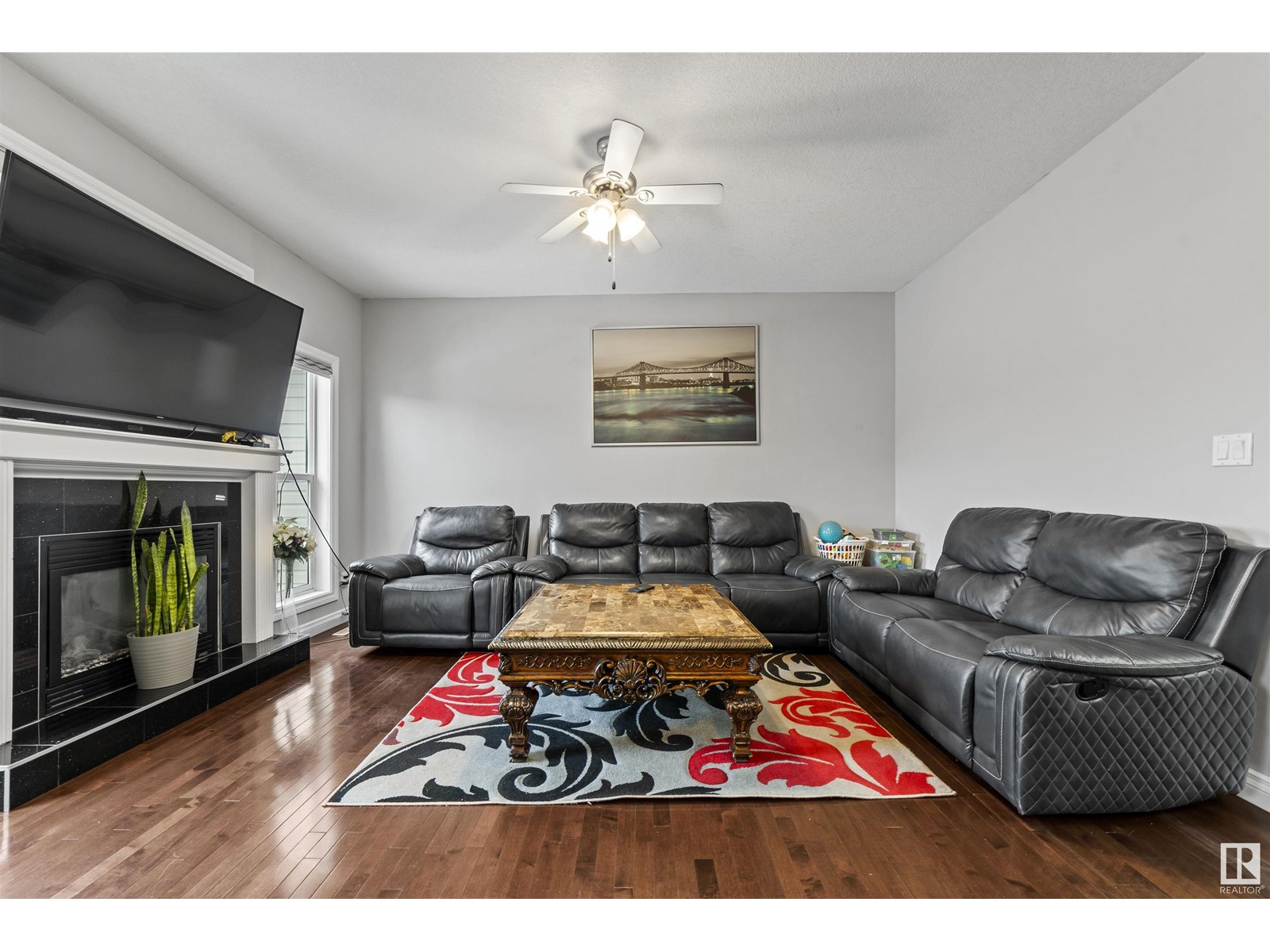 2511 29 ST NW