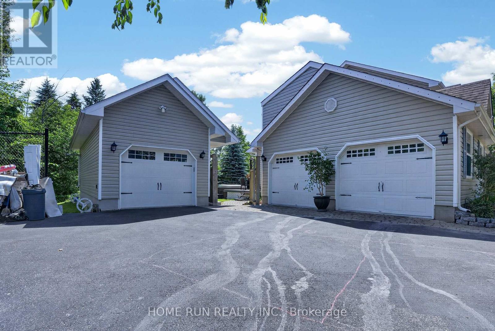 112 KERSCOTT HEIGHTS WAY