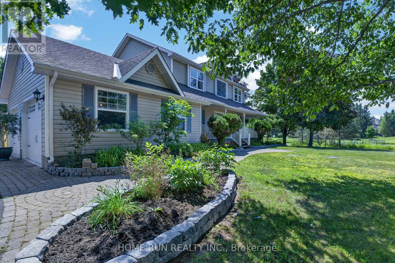 112 KERSCOTT HEIGHTS WAY