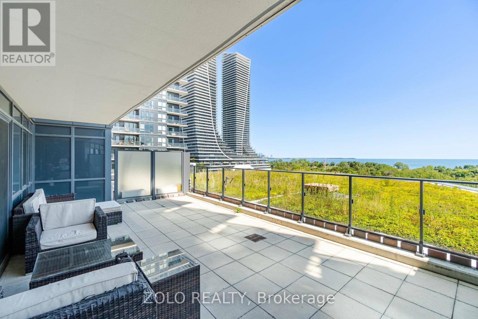 902 - 2212 LAKESHORE BOULEVARD W