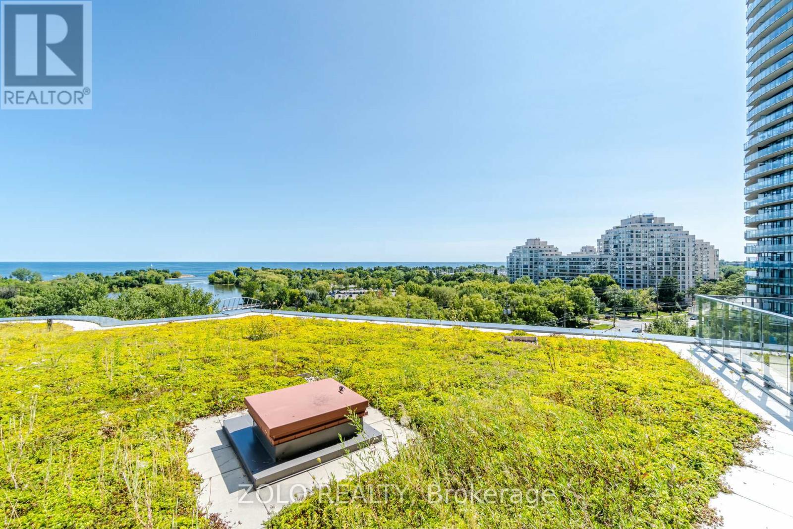 902 - 2212 LAKESHORE BOULEVARD W