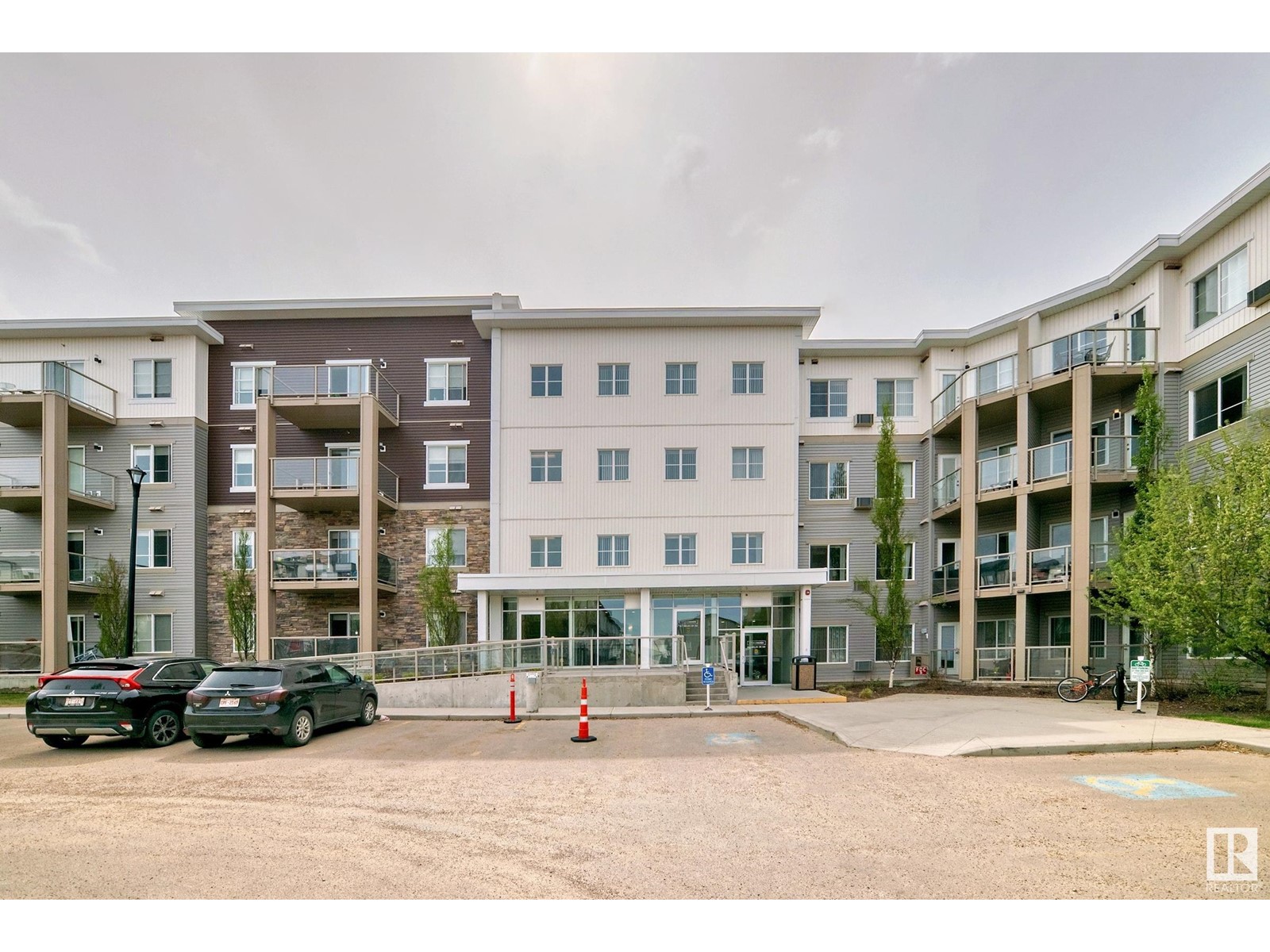 #208 812 Welsh DR SW