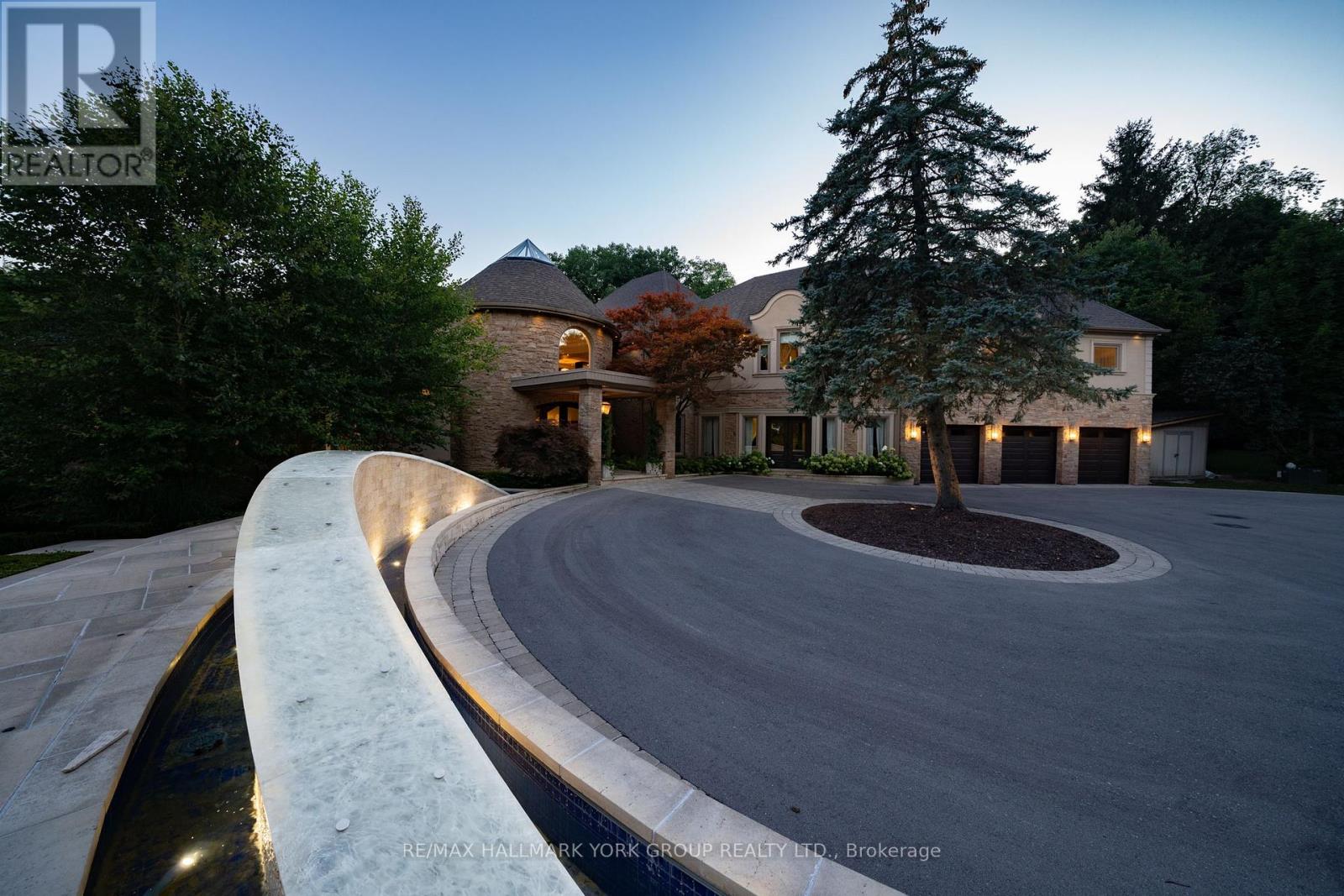 24 DEW DROP COURT