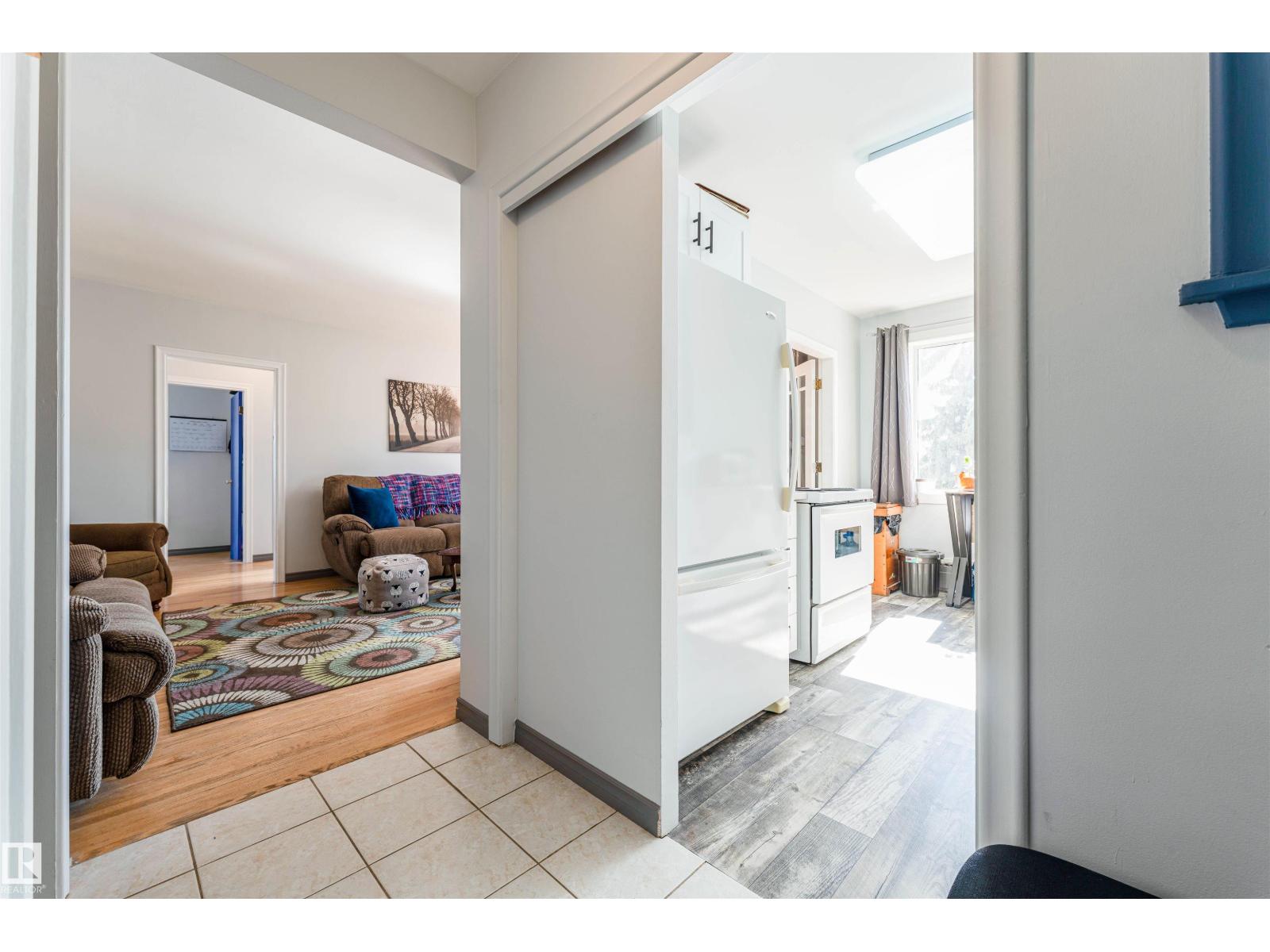 #12 7307 118 ST NW