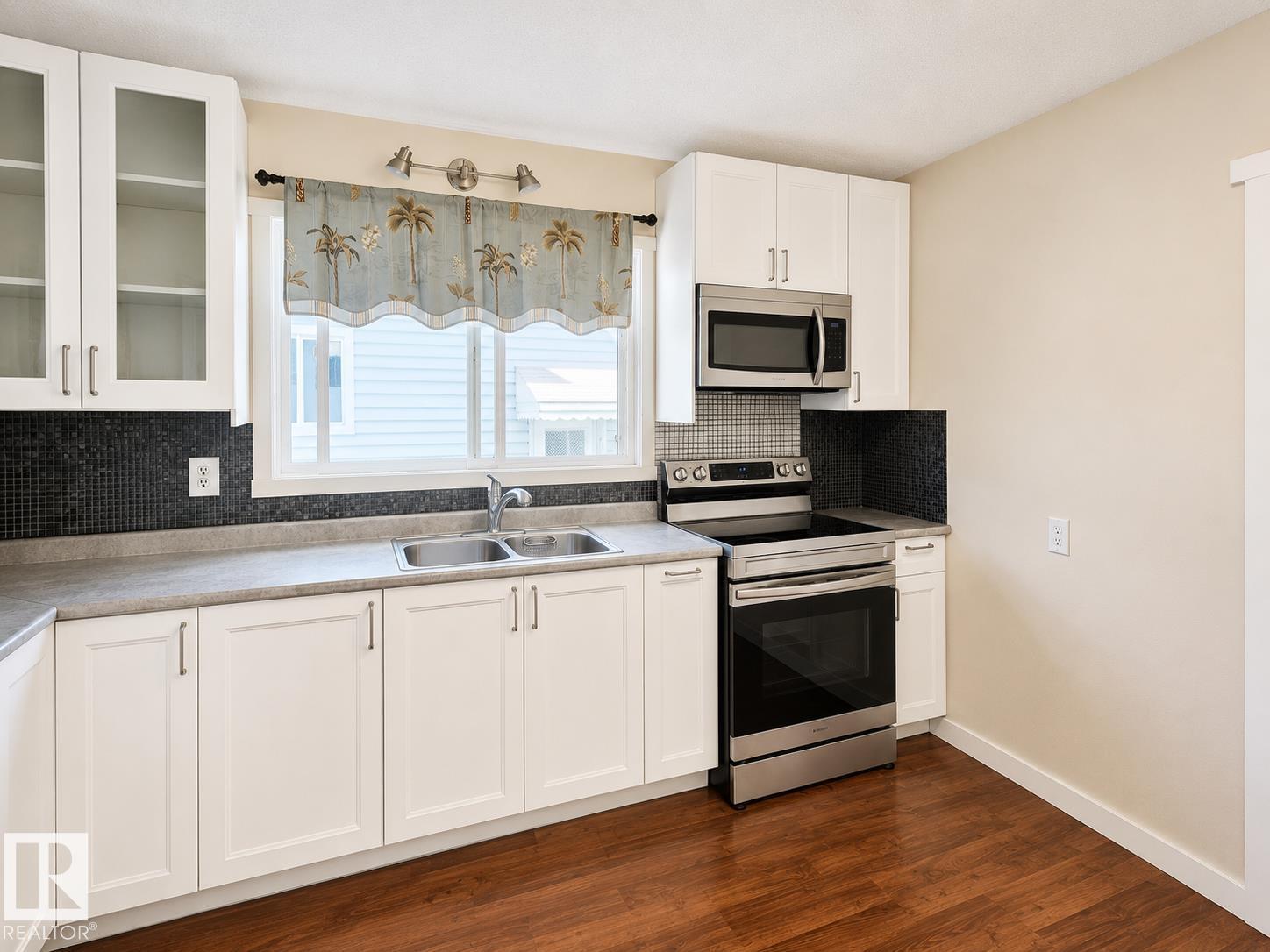 4304 121 AV NW