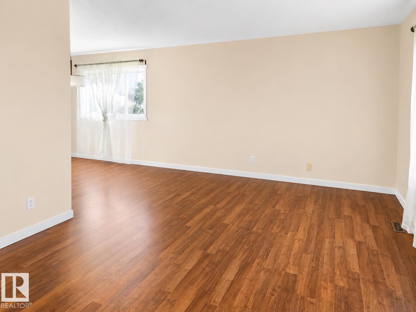 4304 121 AV NW