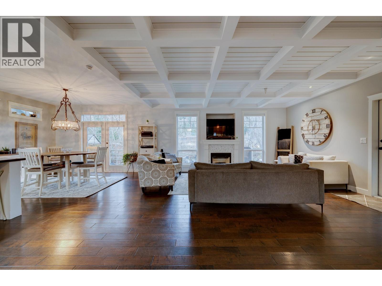 8909 Grizzly Crescent