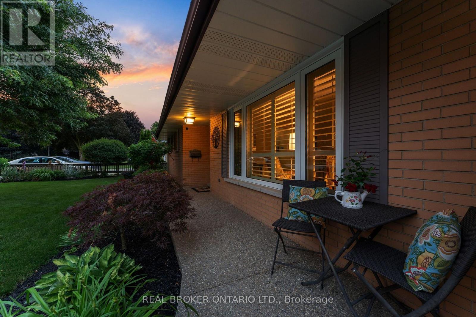 13 BLUEBIRD PLACE