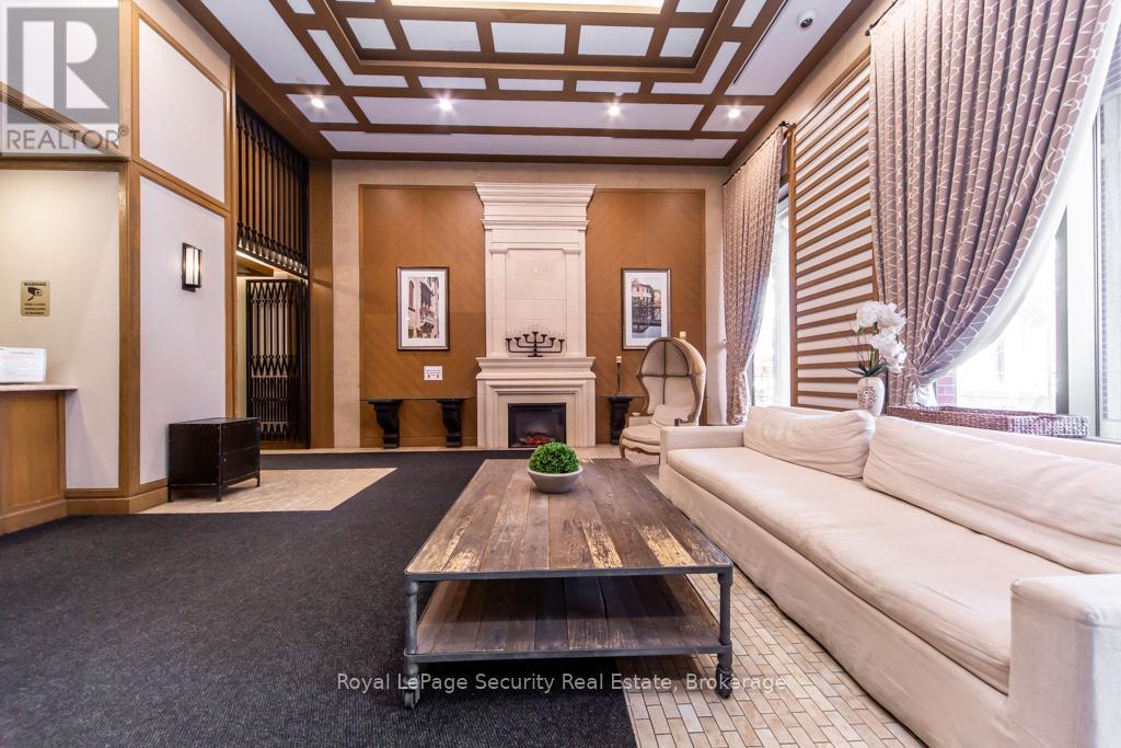 1121 - 800 LAWRENCE AVENUE W