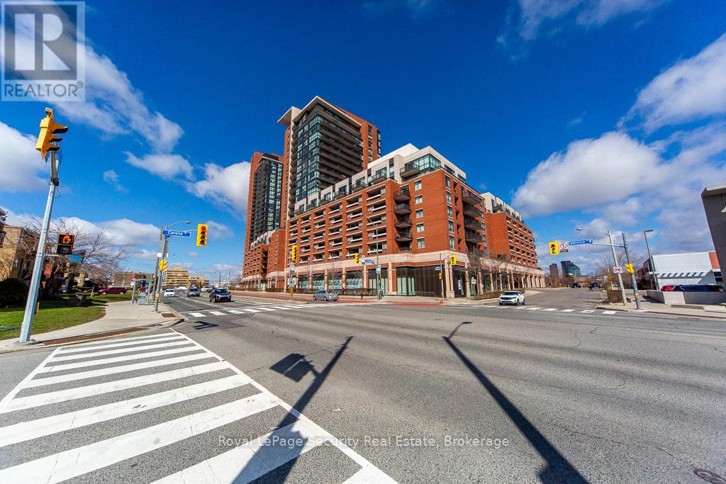 1121 - 800 LAWRENCE AVENUE W