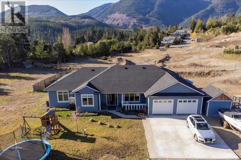 1665 Meadowood Way Qualicum Beach BC V9K2S3