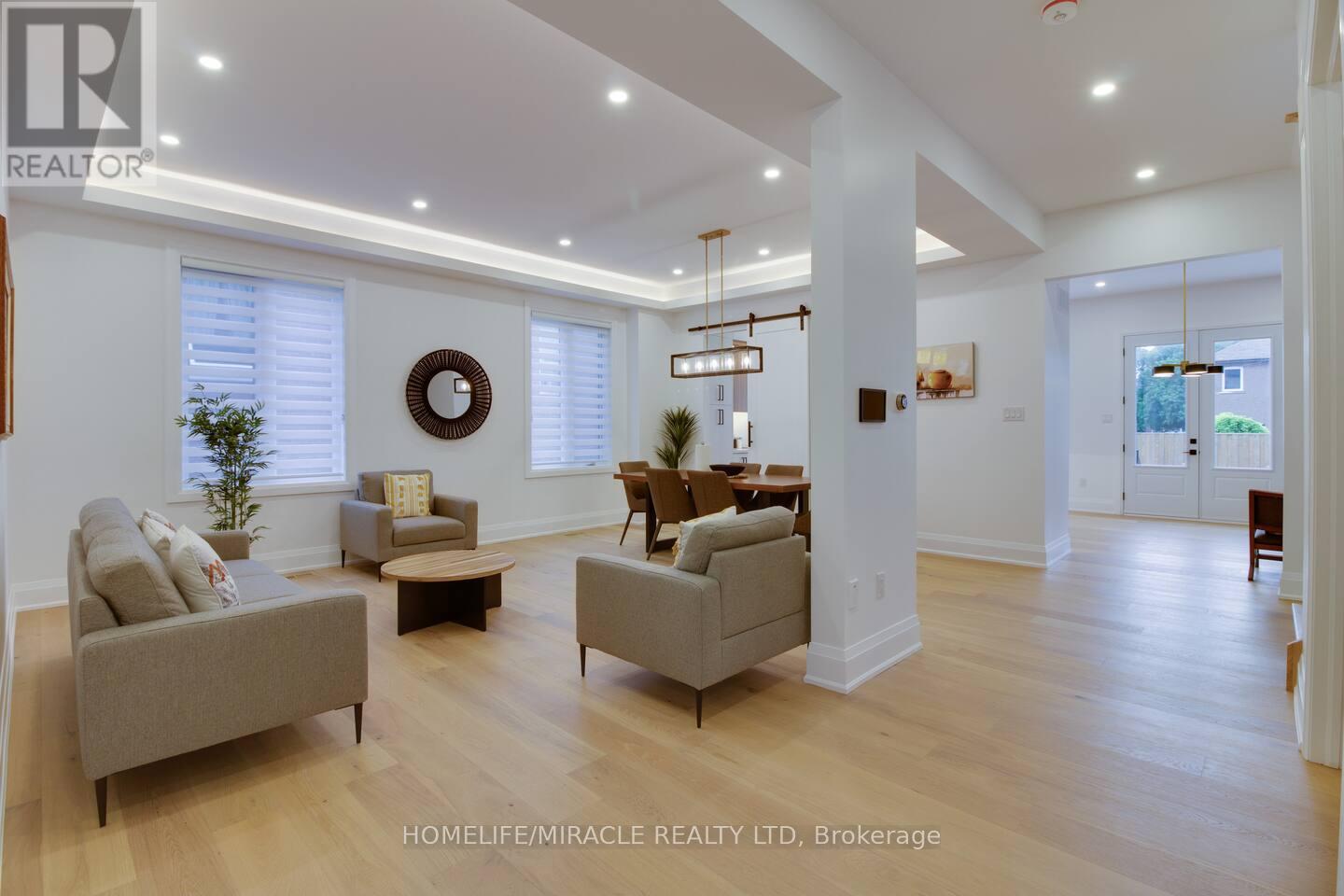 10 STAMFORD SQUARE S