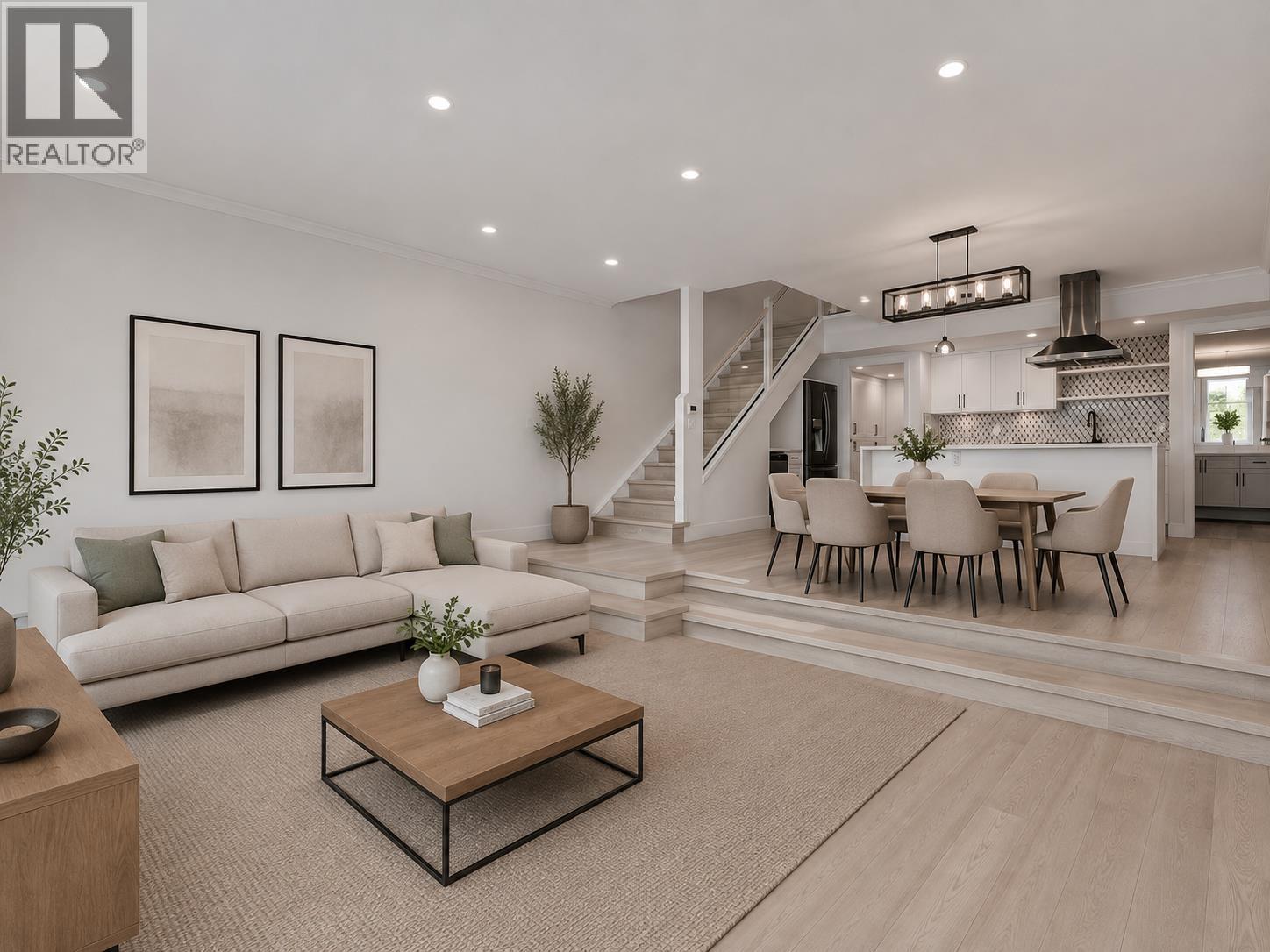 110 1350 VIEW CRESCENT
