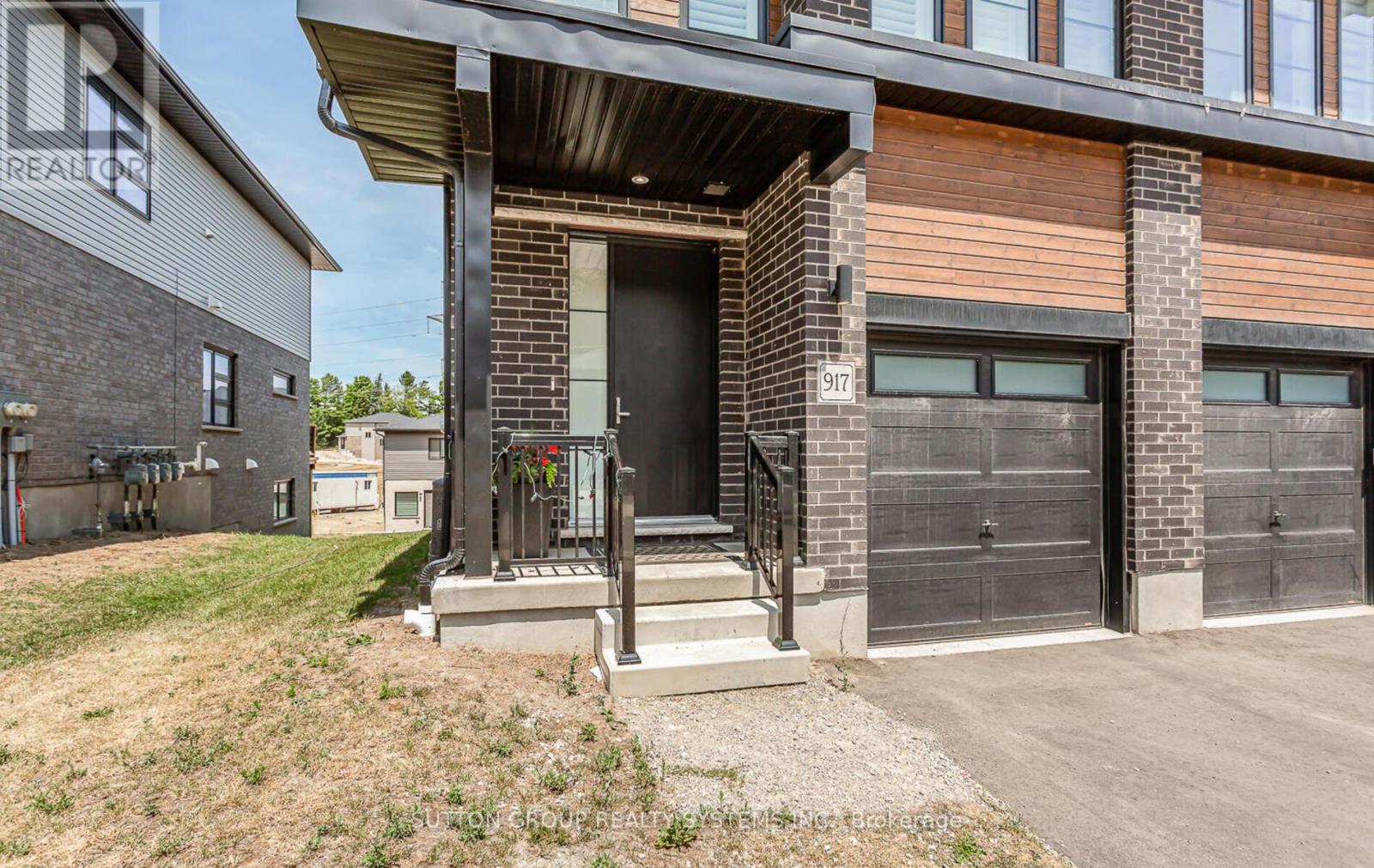 917 ROBERT FERRIE DRIVE